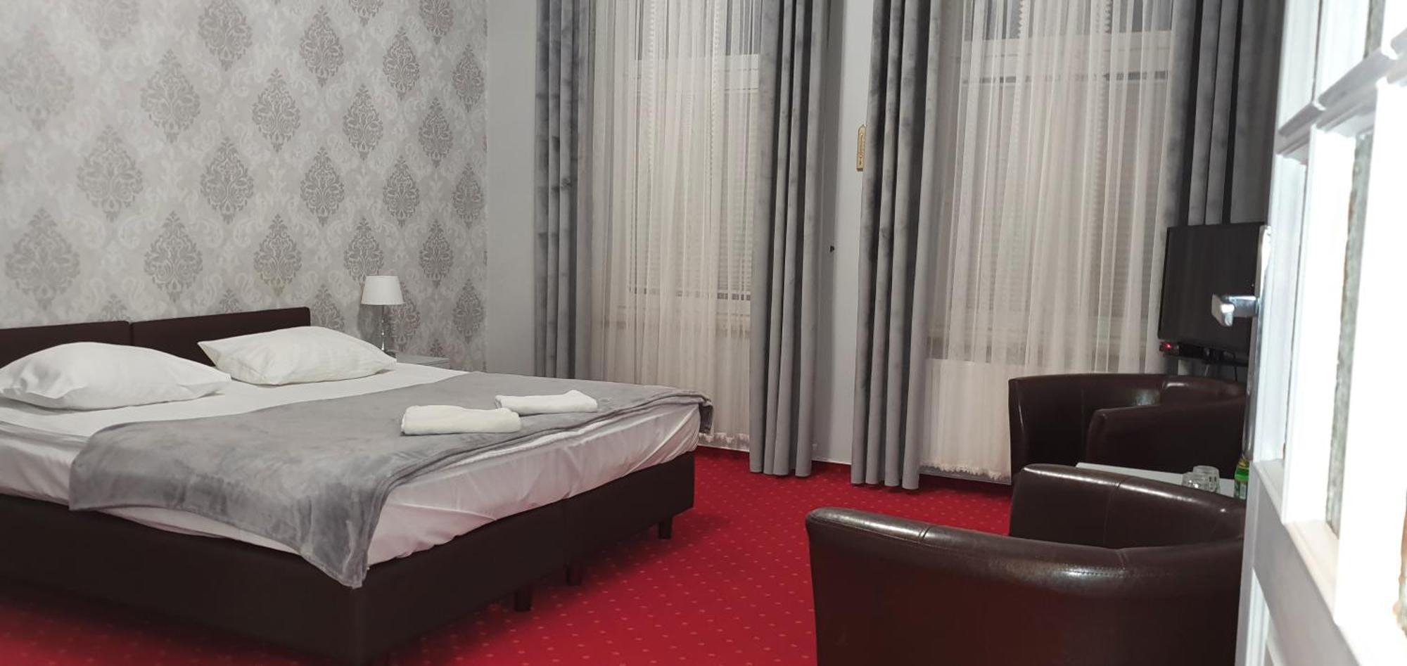 Hotel Nad Rzeczka Торунь Экстерьер фото