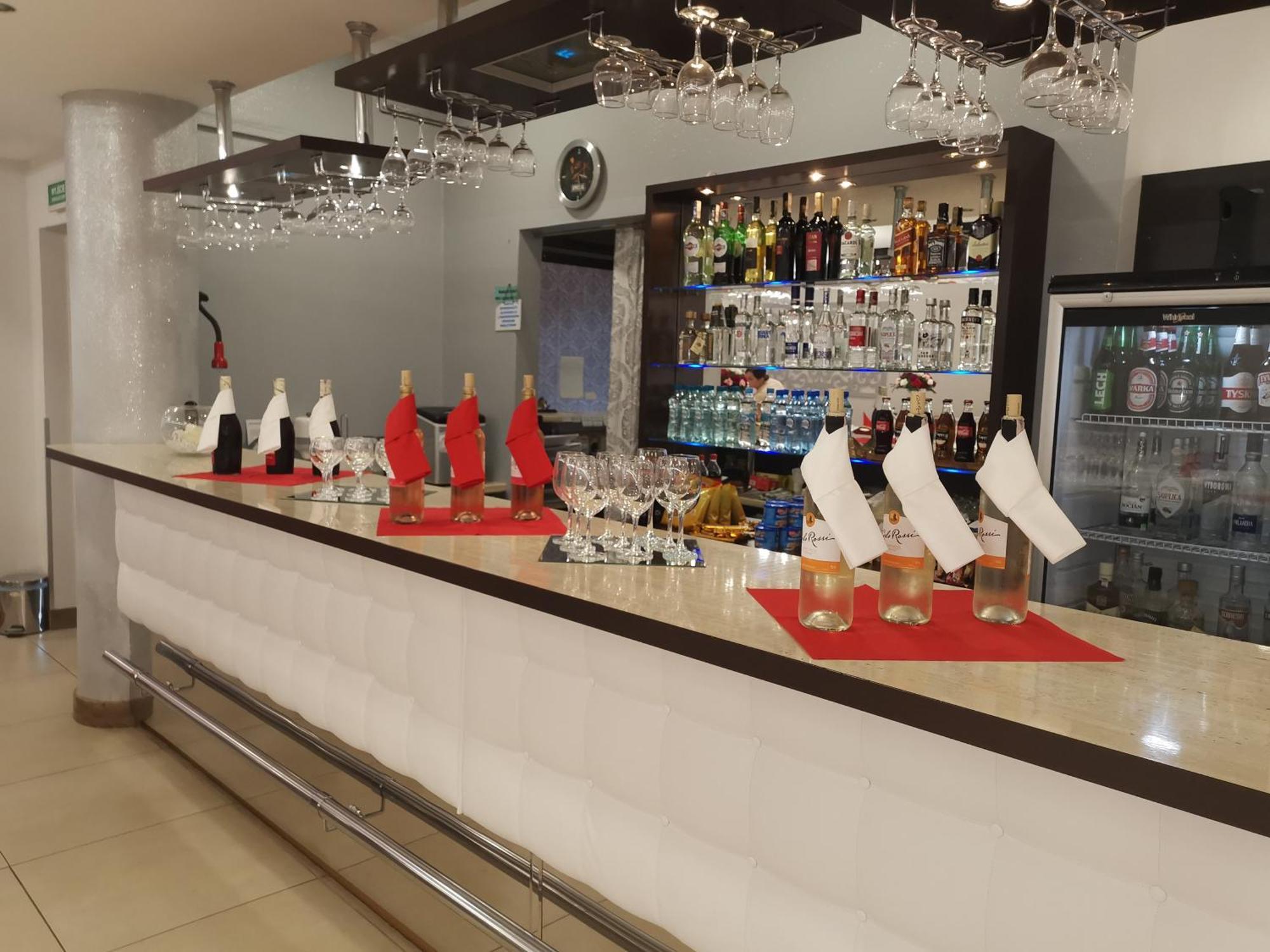 Hotel Nad Rzeczka Торунь Экстерьер фото