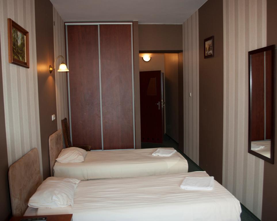 Hotel Nad Rzeczka Торунь Экстерьер фото